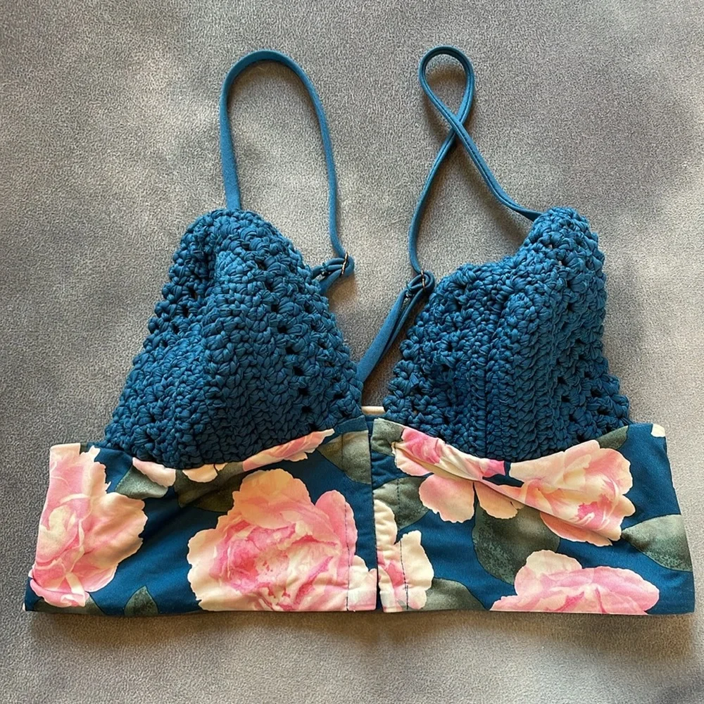 Frankie’s floral 2-piece crochet bikini | Size Small